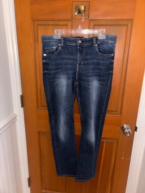 H&M Women's Straight Leg Jeans in Dark Blue Wash